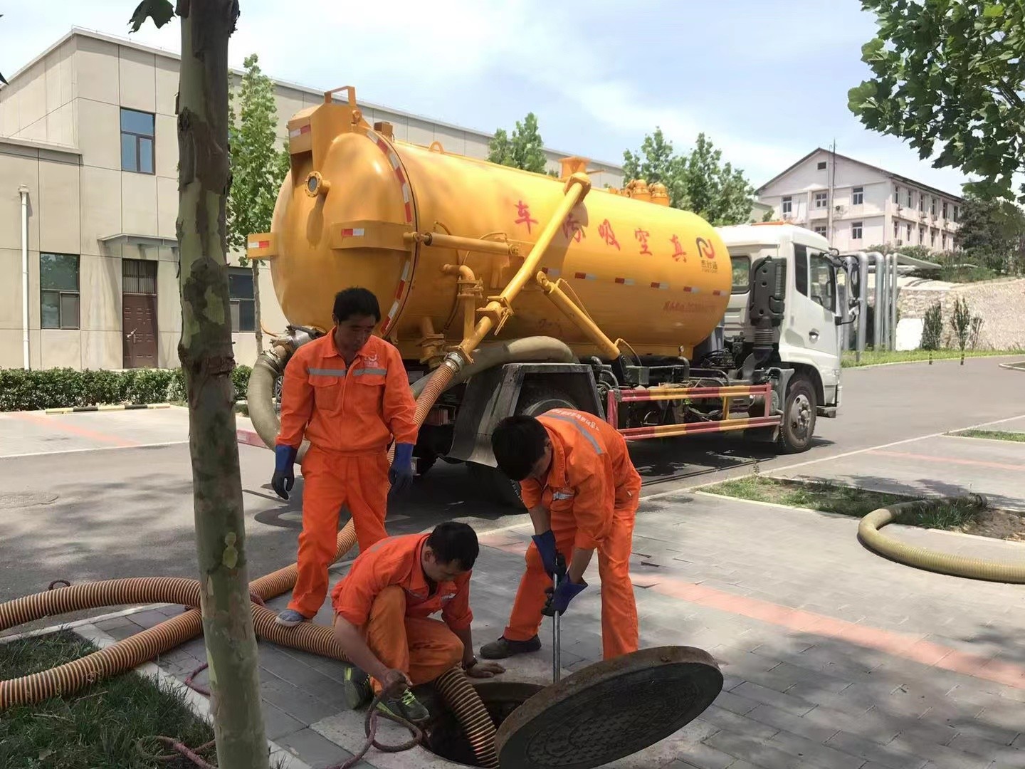吴兴化粪池清理与5-8吨吸粪车施工效率分析
